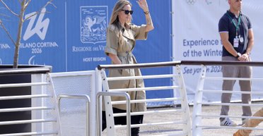 Анджеліна Джолі покинула Венецію після участі в кінофестивалі (фото)