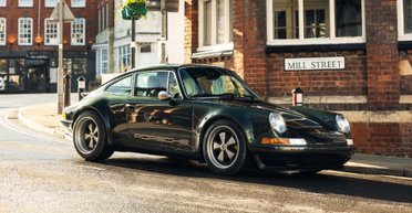 Раритетный спорткар Porsche 911 вернули в производство с новыми технологиями (фото)