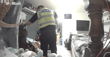 Полицейский с фамилией Зелински украл у женщины нижнее белье и попал в тюрьму (фото)