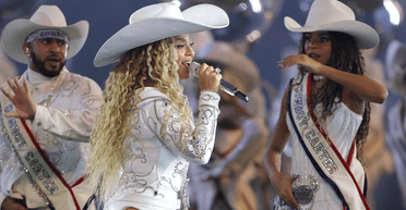 Бейонсе вперше вивела на сцену молодшу доньку (відео)