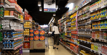 Складно дозволити собі навіть ягоди: які ціни в супермаркетах для зірок (відео)