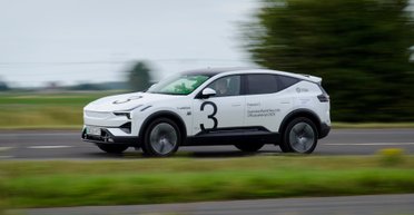 Более 900 км: электрокроссовер от Volvo поразил запасом хода в реальных условиях (видео)
