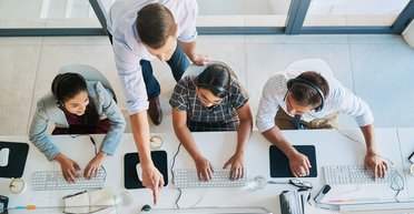 Люди "подсаживаются" на работу как на наркотик из-за дофамина, — эксперт