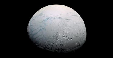 Под слоем льда Энцелады могут скрываться океанические течения, как на Земле