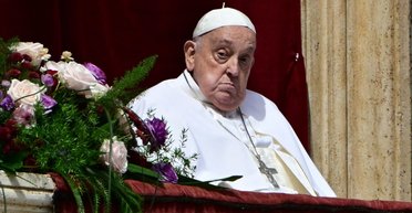 Впервые за 100 лет: Папу Римского Франциска похоронят за пределами Ватикана (фото)