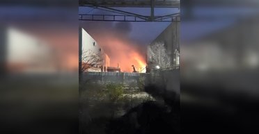 "Хлопок и вспышка": в Волгограде произошел пожар на заводе, есть пострадавшие, — росСМИ (фото)