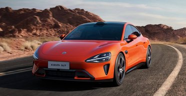 Думал, что спит: электромобиль Xiaomi постоянно "будит" водителя из Китая из-за узких глаз