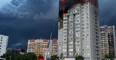 Рязань в дыму: дроны ударили по одному из крупнейших НПЗ в России (видео)