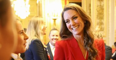 Кейт Миддлтон показалась с необычной прической и удивила поклонников (фото)