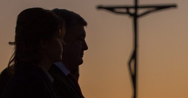 Долгое мальдивское эхо. Почему рухнул рейтинг Порошенко