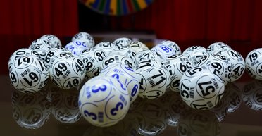 Минцифры: часть операторов лотерей фактически работает в "серой зоне", предлагая квази-букмекерские продукты