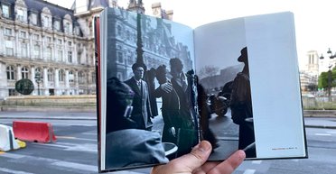 Самое романтичное фото поцелуя в мире оказалось постановкой и спровоцировало скандал