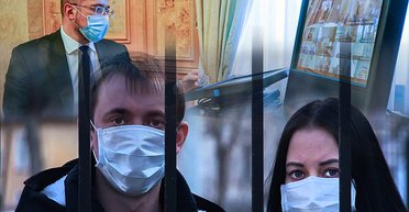 Вирус коррупции. Почему не получится побороть пандемию коронавируса драконовскими штрафами