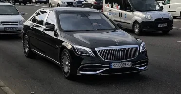 Maybach за 350 тыс. гривен: чиновники в Украине массово занижают цены авто в декларациях, – расследование