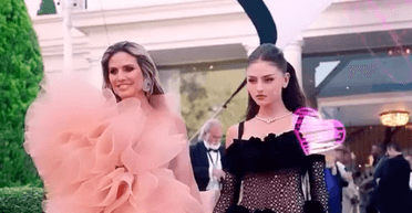 Топмодель Гайді Клум зʼявилася в Каннах у сукні українського бренду (фото, відео)