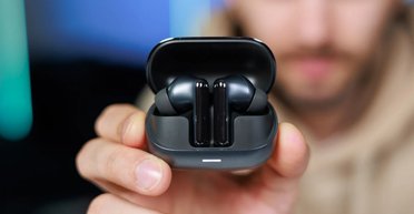 Более дешевая альтернатива AirPods: эксперт посоветовал наушники с хорошим звуком и ANC (фото)