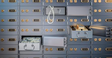 Доверить ценное. Плюсы и минусы аренды банковских ячеек