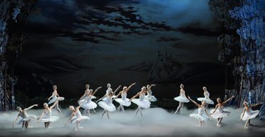 Kiev замість Kyiv: трупа під виглядом "українського балету" ставить в Іспанії "Лебедине озеро"