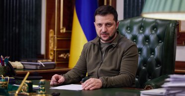 Зеленський запропонував скасувати Конституцію: росіяни поширюють новий фейк, — аналітики (фото)