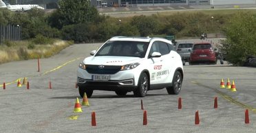 Бюджетний китайський електрокросовер впорався зі складним тестом на керованість (відео)