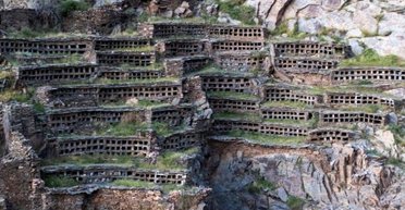 Похожие на современные многоэтажки: чем на самом деле являются тысячелетние сооружения гор Саудовской Аравии (фото)