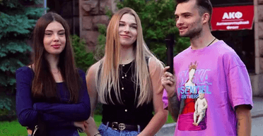 16-летние школьницы прославились на весь интернет после заявления о мужчинах и деньгах