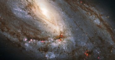 Шкідливі частинки. Учені з'ясували, що руйнує способи вимірювання відстаней у Всесвіті