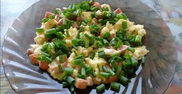 Роскошный завтрак за 10 минут: этот вкусный скрэмбл превзойдет ваши ожидания