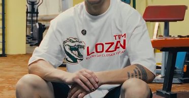 "Висловлюся по-народному": півфіналіст Гран-прі WBC назвав боксера Ломаченка "ватою"