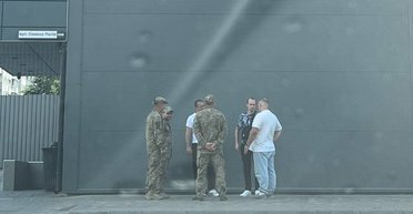 €500 — на месте, €15000 — после оформления: военный озвучил "прайс" на откуп от ТЦК (видео)