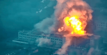 ЗСУ завдали авіаудару по будівлі у Вовчанську: загинули десятки "кадирівців", — ЛСР (відео)