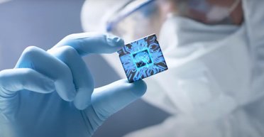 Смартфоны станут меньше и быстрее: ученые создали прорывную технологию для чипов