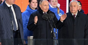 "Стратегически важный": Путин принял участие в концерте в честь оккупации Крыма (видео)