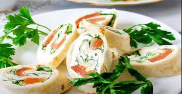 Святкові закуски: рулет із лаваша з червоною рибою та сиром