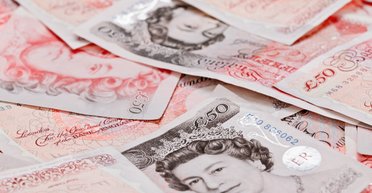 Жорсткий курс та ліміт на імпорт. Як виглядає британський рецепт виживання у війні