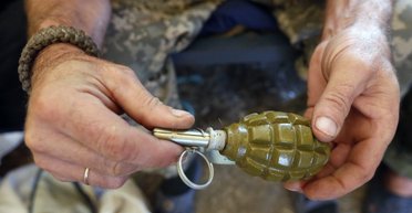 Вместо пороха — "Мивина": Бутусов заявил, что ВСУ на Курщине якобы получили бракованные гранаты Ф-1 (видео)