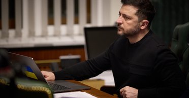 "Вони не перемагають, а ми не програємо": Зеленський пояснив, чому не віддасть Донбас (відео)