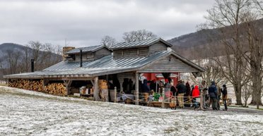 "Старий і моторошний": чоловік показав, як земля "пожирає" його будинок протягом 30 років (фото)