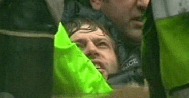 Кричав від болю: чоловік у прямому ефірі побачив смерть свого сина (відео)