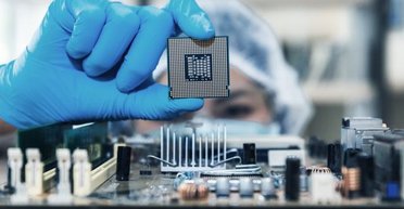 Недосчитались $61 млрд: Автоиндустрия страдает от дефицита чипов (фото)