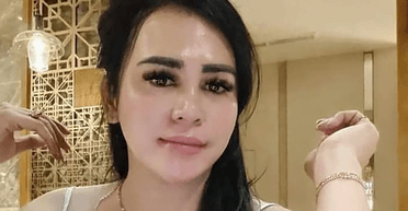 Жінку посадили до в'язниці після того, як вона "поговорила" зі знімком Ісуса (фото)