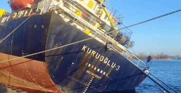 Россия ударила в турецкое судно в порту Херсона: подробности (фото)
