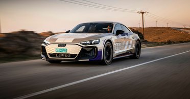 Новый мощный электрокар Audi на базе Porsche показали на первых официальных фото