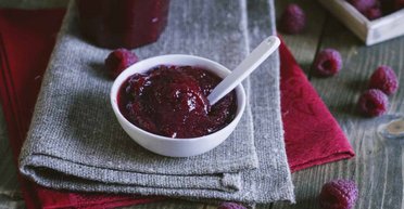 Настоящий вкус лета: рецепт малинового джема с мятой