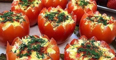 Фаршировані помідори: рецепт смачної та простої закуски на святковий стіл
