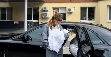 Пес Патрон, Дорофєєва та Горбунов: як Лесю Нікітюк вітають з народженням первістка (фото)