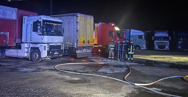 "Голими руками": чоловік витягнув з-під фури боєголовку від "Шахеда", що не здетонувала, — соцмережі (відео)