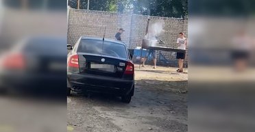 В Николаеве компания жарила шашлыки возле морга: главный врач объяснил причину (фото, видео)