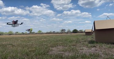 "Пекельні вулики": як бойові дрони з коробок можуть змінити війну в Україні (відео)