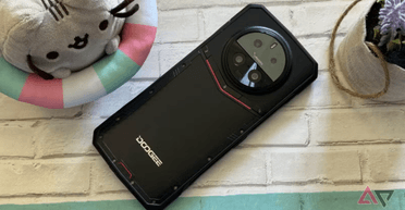 Найактуальніші міцні смартфони 2024: добірка пристроїв із підвищеним захистом (відео)